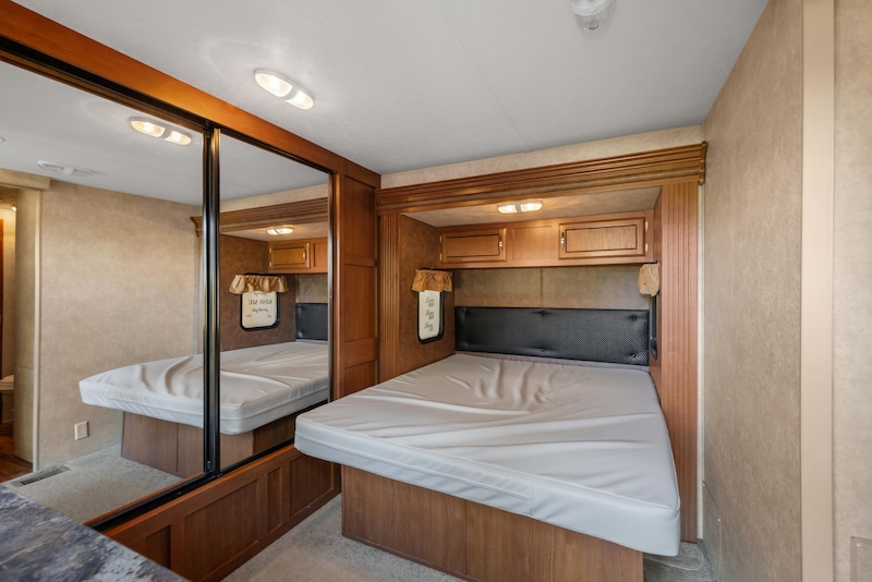 RV Rental Y504-3